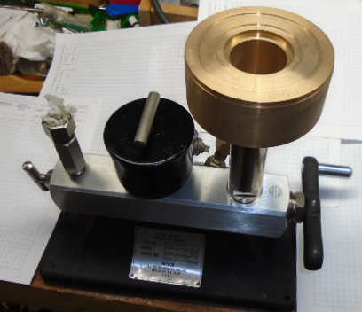 7 pound test weight, giving 75 PSIG test pressure