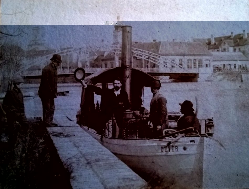 Feszty-Árpád-a-saját-gőzhajóján-1895-ben-Szaló-Gábor-1000x759-128K.jpg