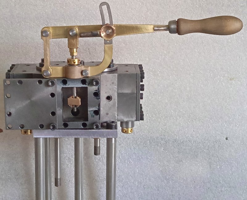 Throttle valve lever in closed position
